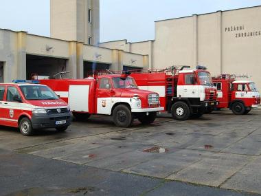Obec Nová Ves nad Lužnicí poskytla finanční dar ve výši 100 000 Kč českovelenickým hasičům na nákup zásahového vybavení. 1